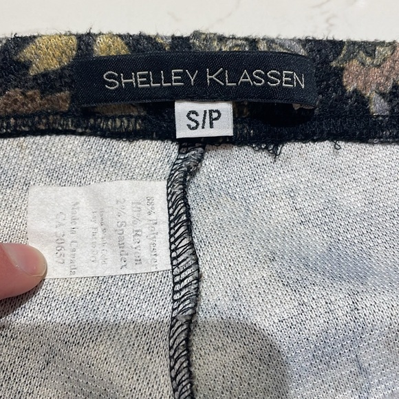 Leggings, black with floral pattern made by local designer in Vancouver, BC - Picture 3 of 4